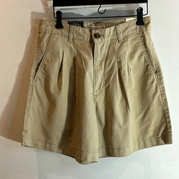 LEVI’S Sz 26 Trouser Shorts Pleated Front Slight Stretch Pockets NEW W/ TAGS - Picture 2 of 10